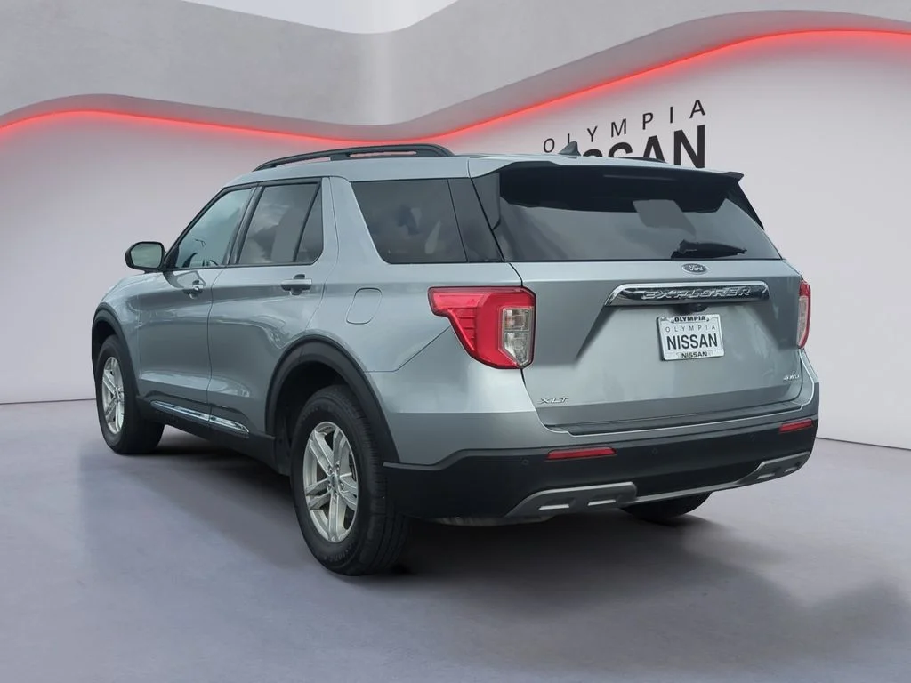 Used 2022 Silver Ford XLT image 4