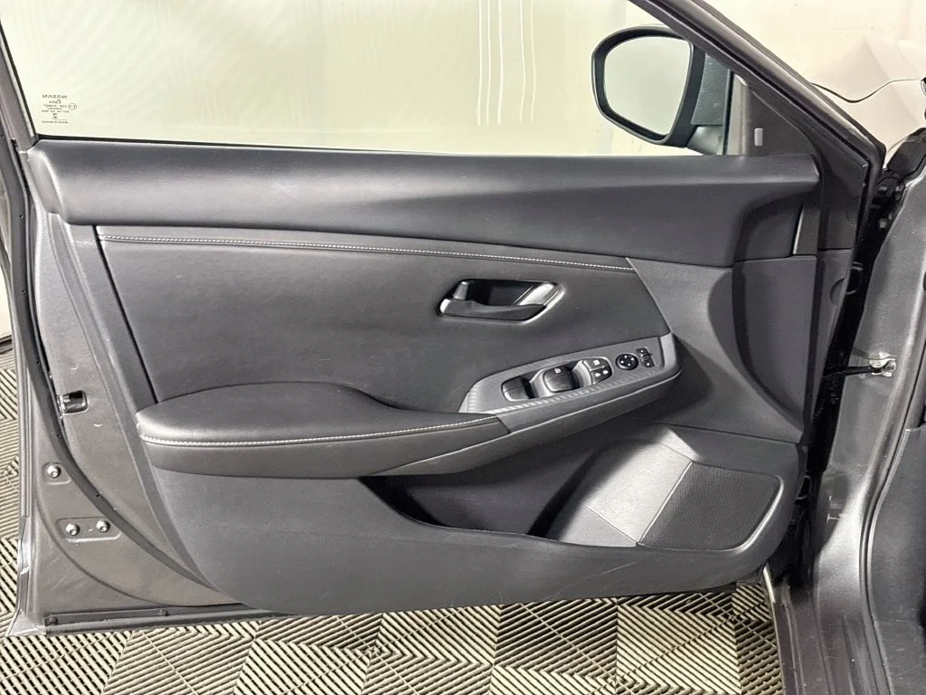 Used 2025 Gray Nissan S image 10