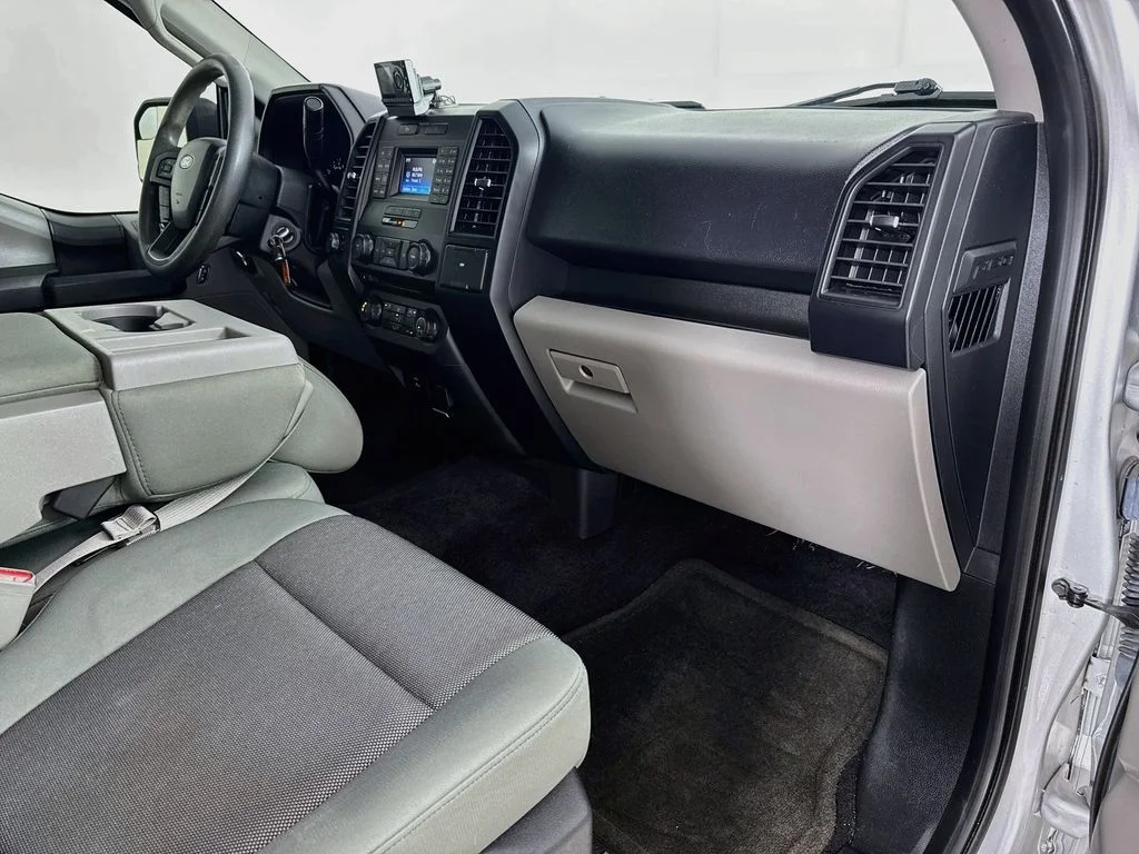 Used 2016 Silver Ford XL image 30