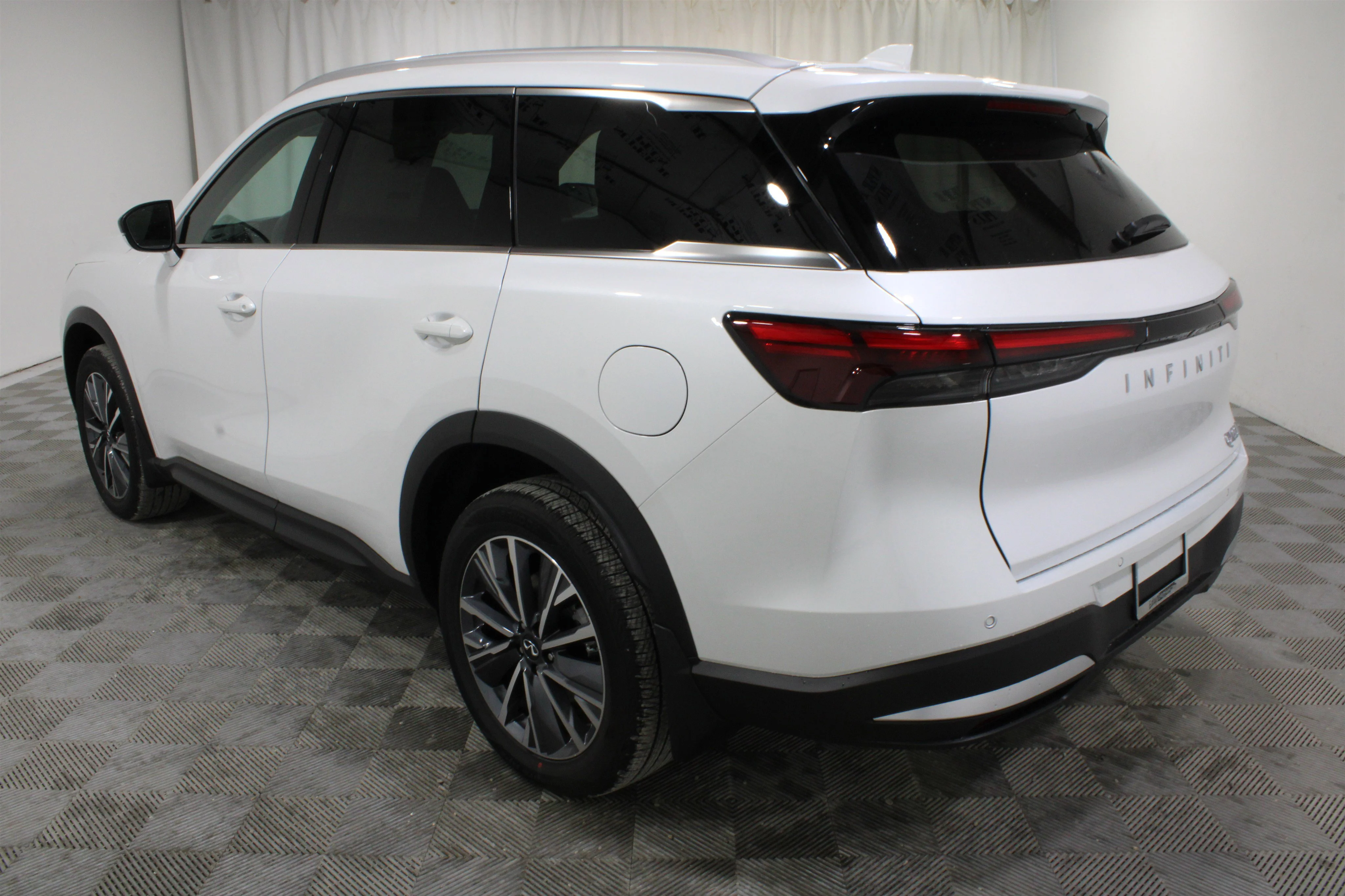 2027 INFINITI QX60 LUXE - Photo 33