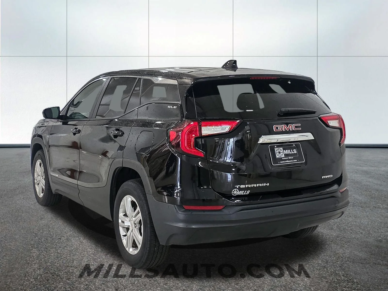 Used 2024 Black GMC SLE image 5