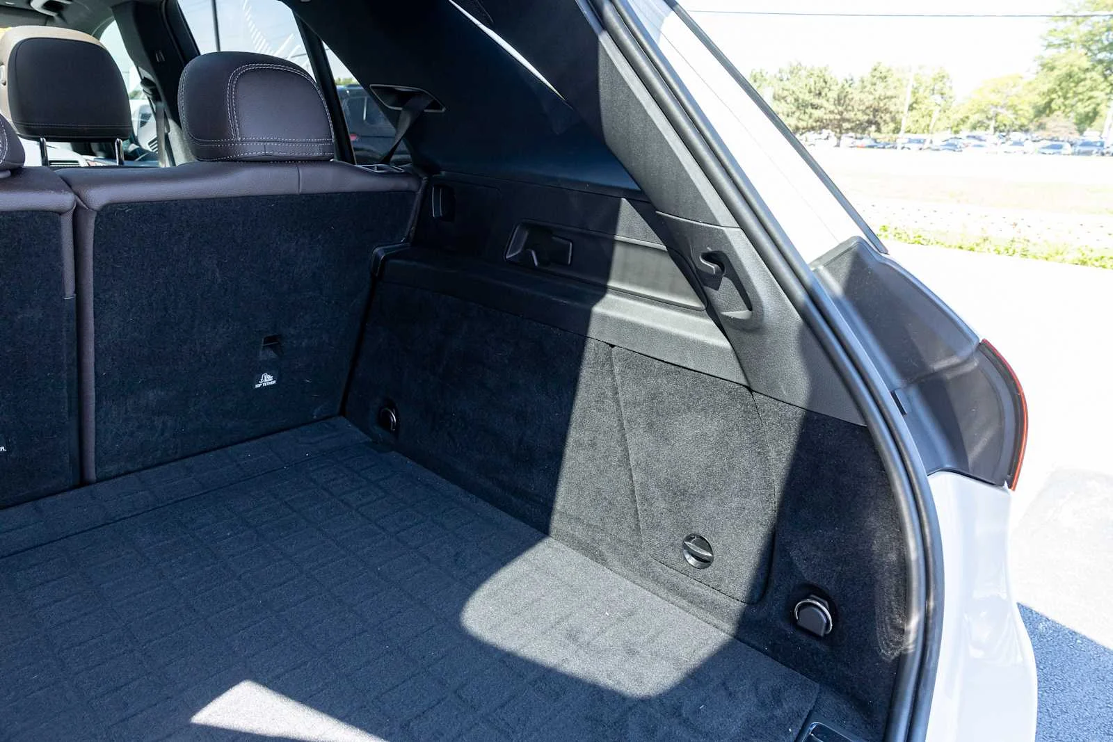 Used 2022 Polar White Mercedes-Benz GLE 350 image 27