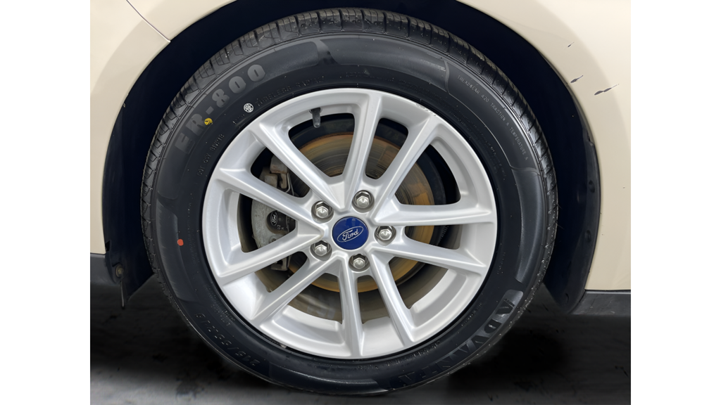 2018 Ford Focus SE - Photo 19