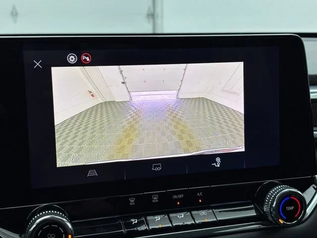 Used 2025 Summit White GMC Elevation image 4