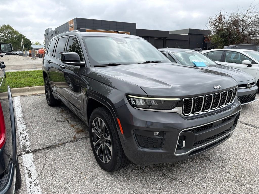 Used 2021 Gray Jeep Overland image 6