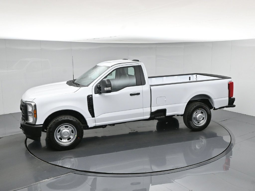 New 2027 Oxford White Ford XL image 38