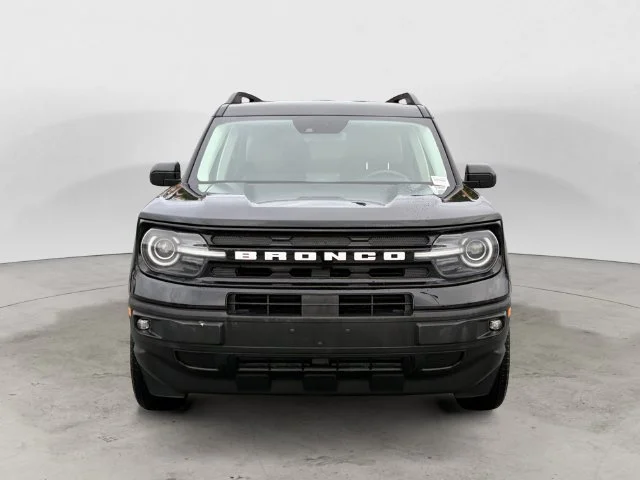 Used 2021 Black Ford Outer Banks image 2