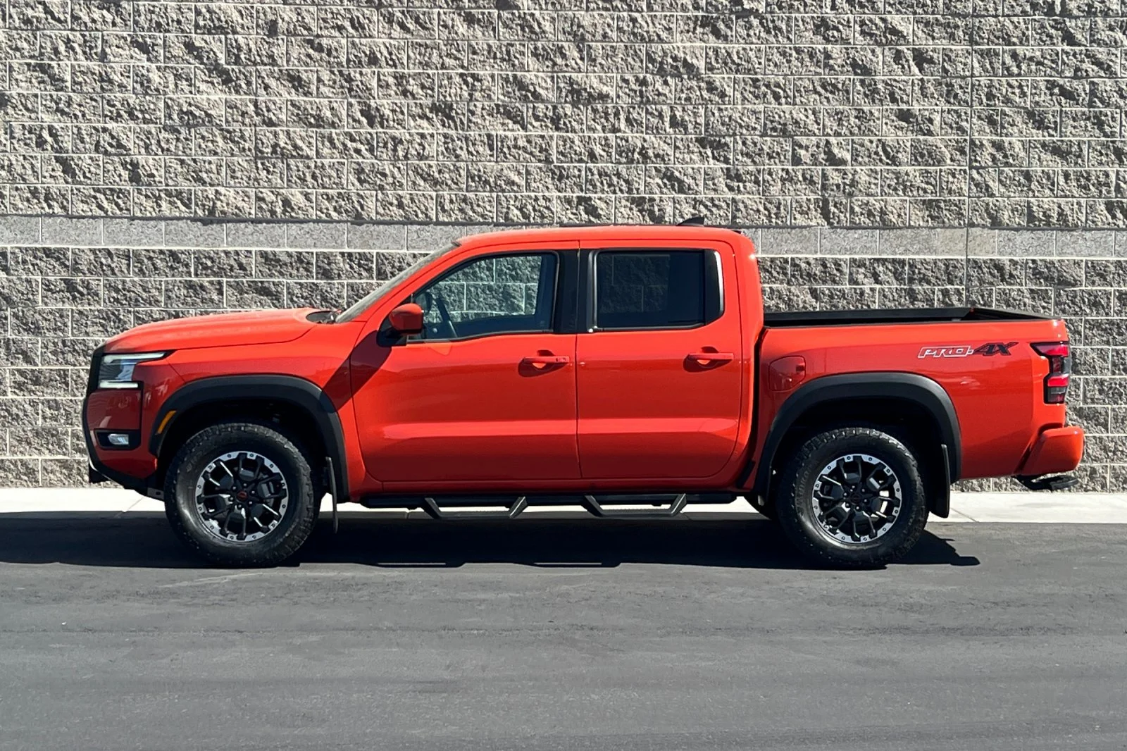 2025 Nissan Frontier PRO-4X - Photo 6