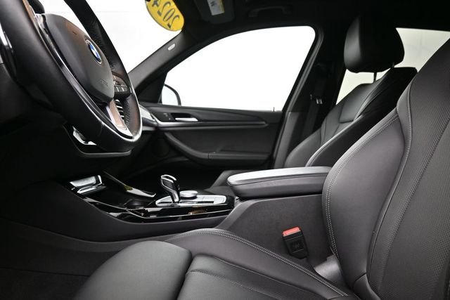 Used 2024 White BMW sDrive30i image 18
