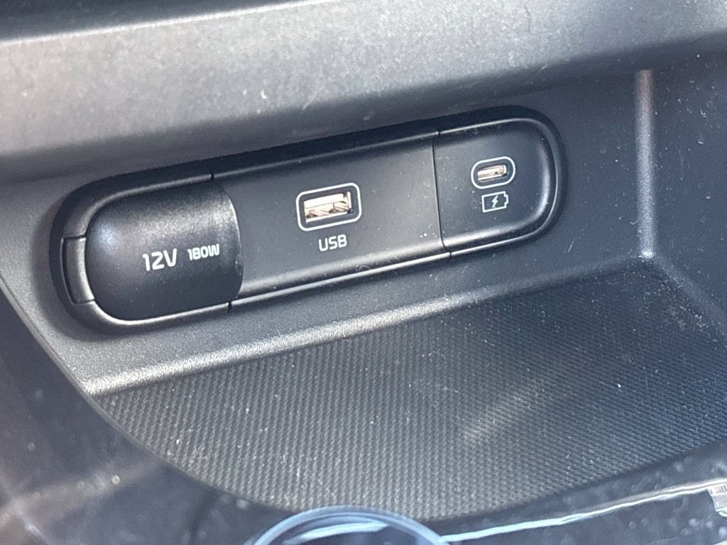 Used 2025 Orange Kia S image 30