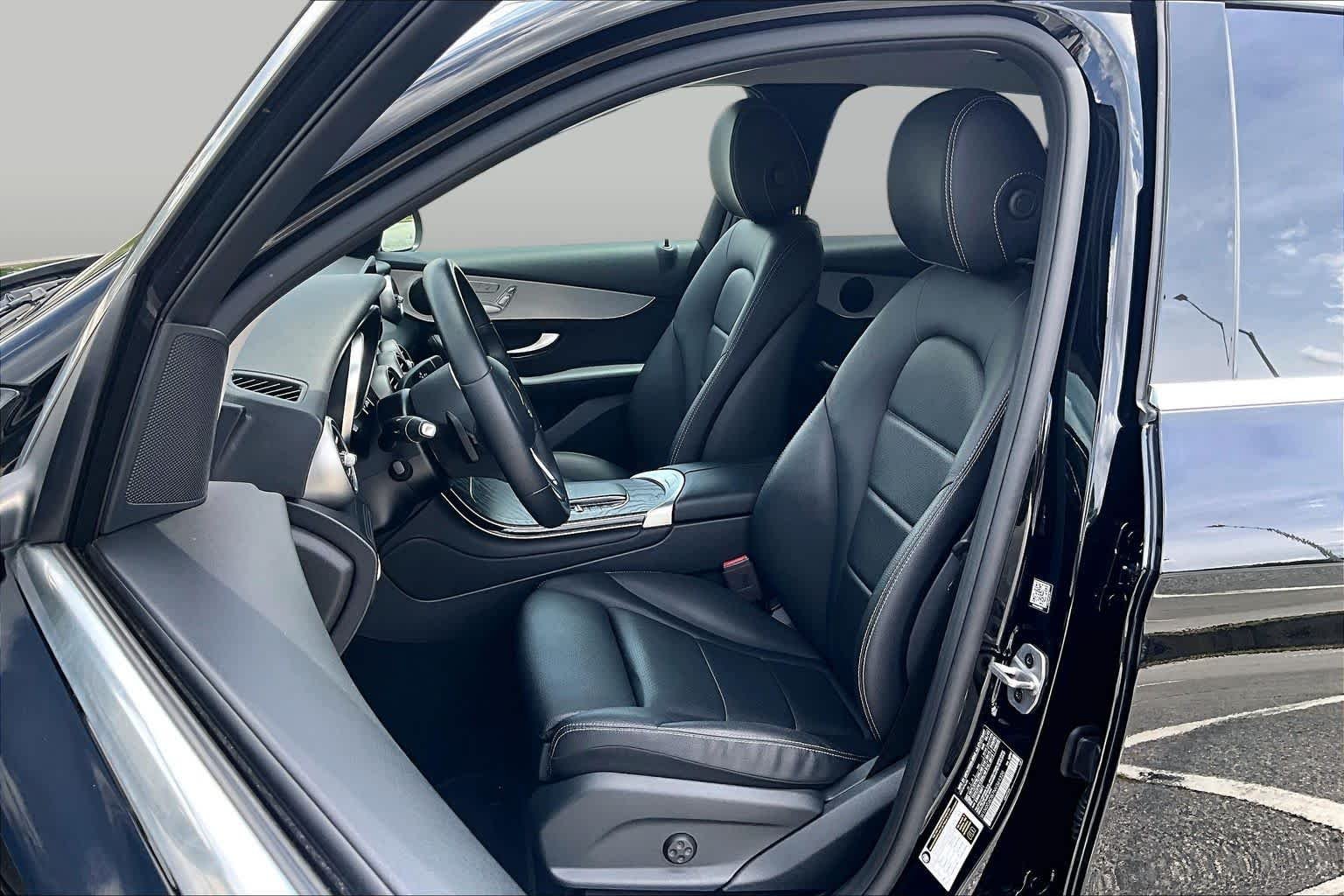 Used 2022 Black Mercedes-Benz GLC 300 image 8