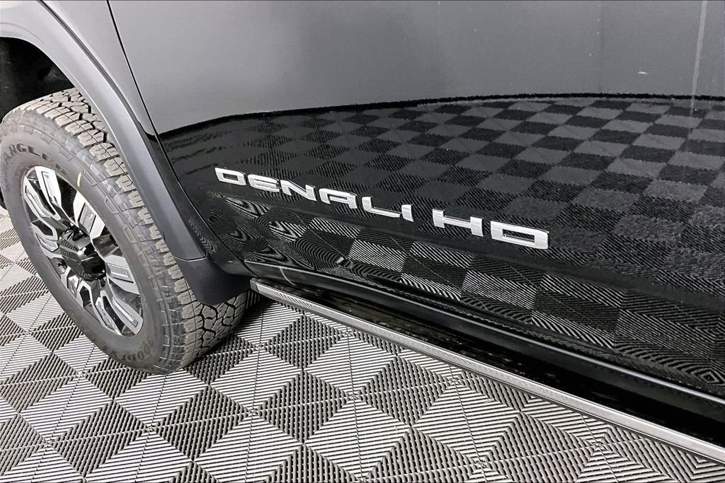 2026 GMC Sierra 3500HD Denali - Photo 10