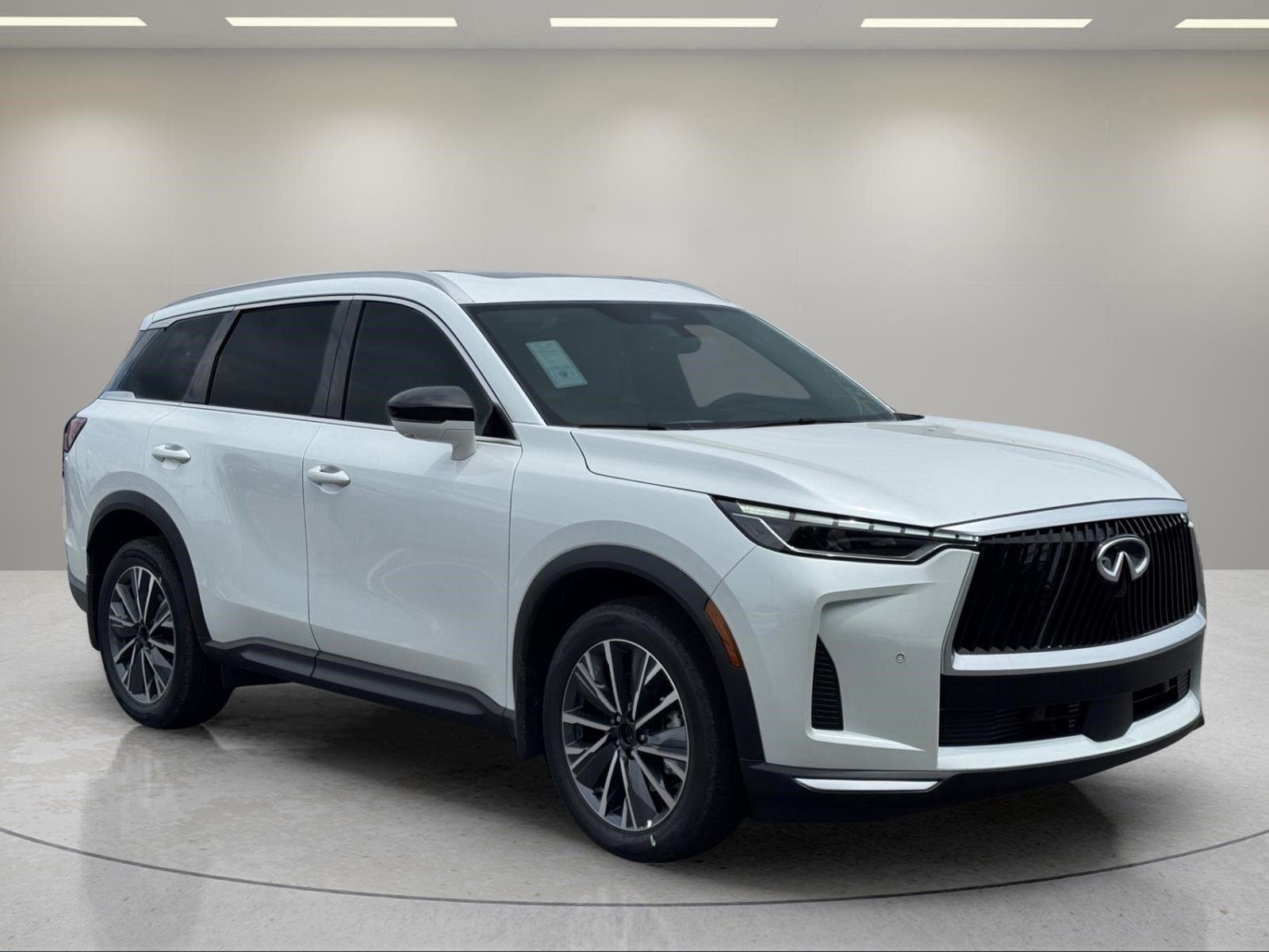 New 2027 RADIANT WHITE INFINITI Luxe AWD image 7