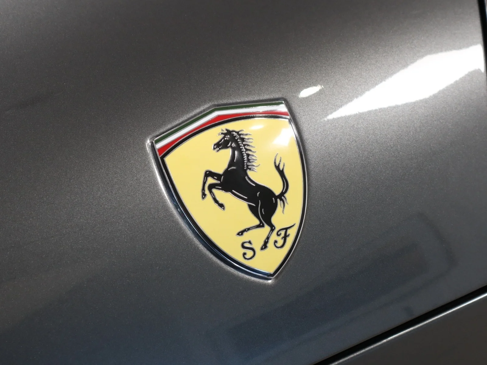 Used 2026 Grigio Silverstone Ferrari Spider image 10