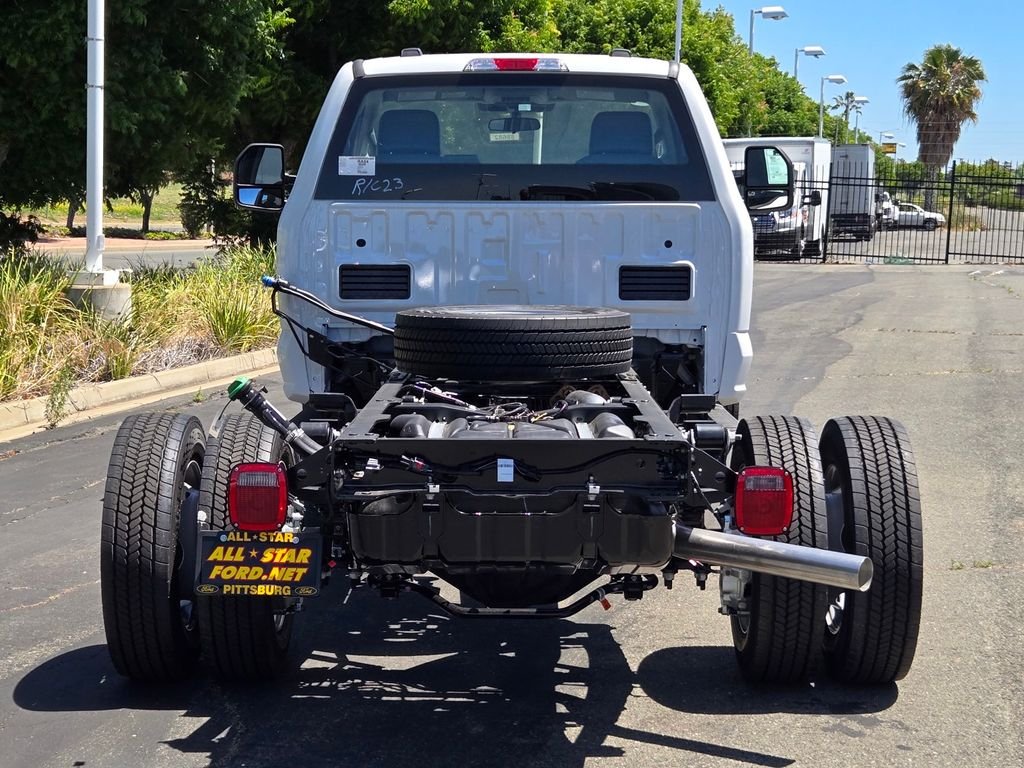 New 2026 Oxford White Ford F-450® XL image 4