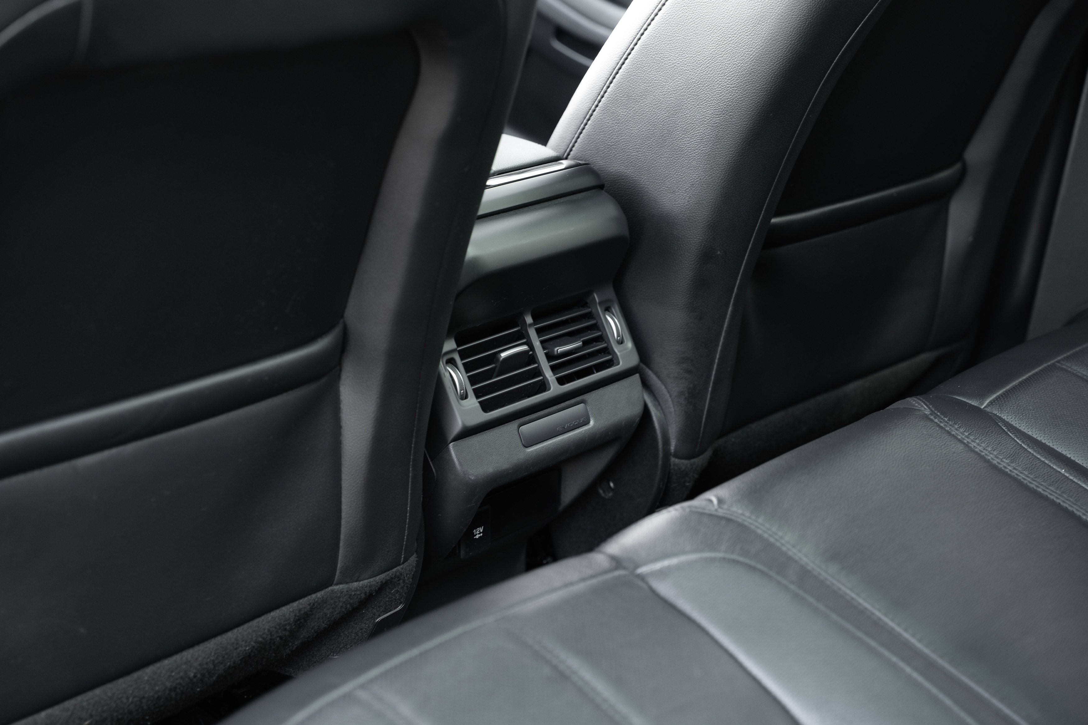 Used 2020 Santorini Black Metallic Land Rover S image 26