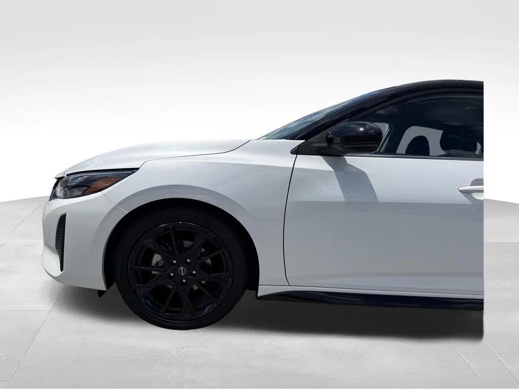 Used 2025 White Nissan SR image 24