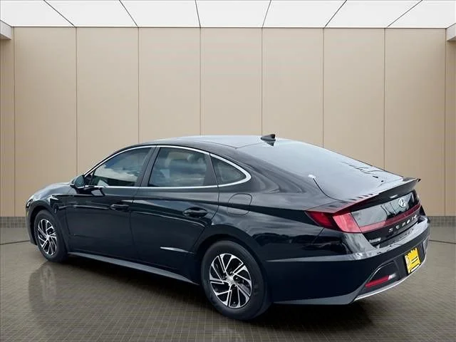 Used 2023 Black Hyundai Blue image 4