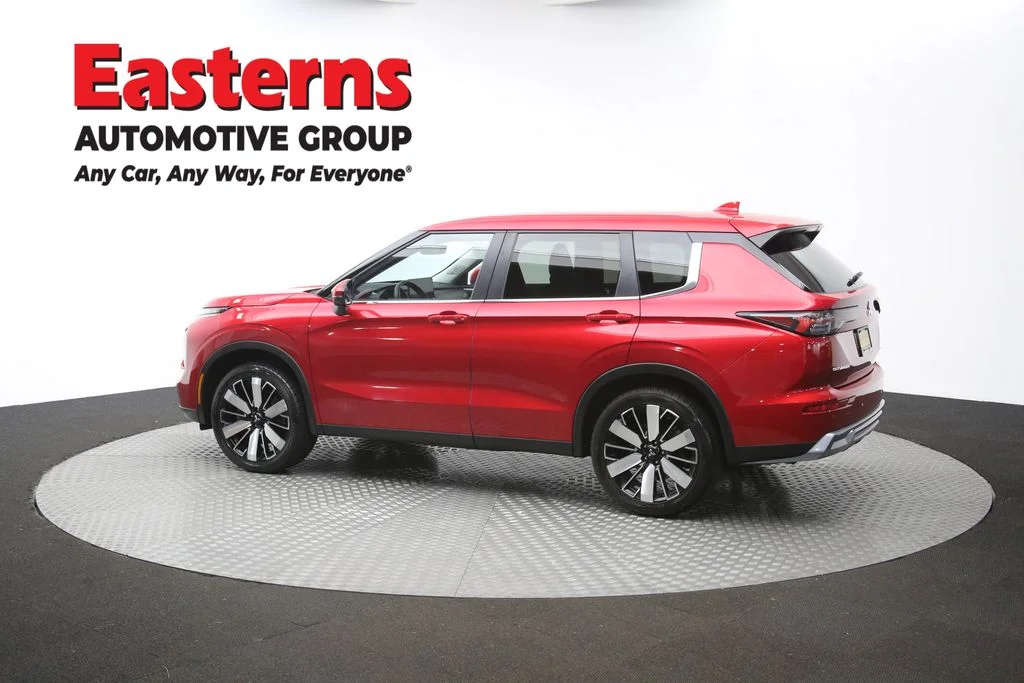 Used 2025 Red Mitsubishi SE image 63