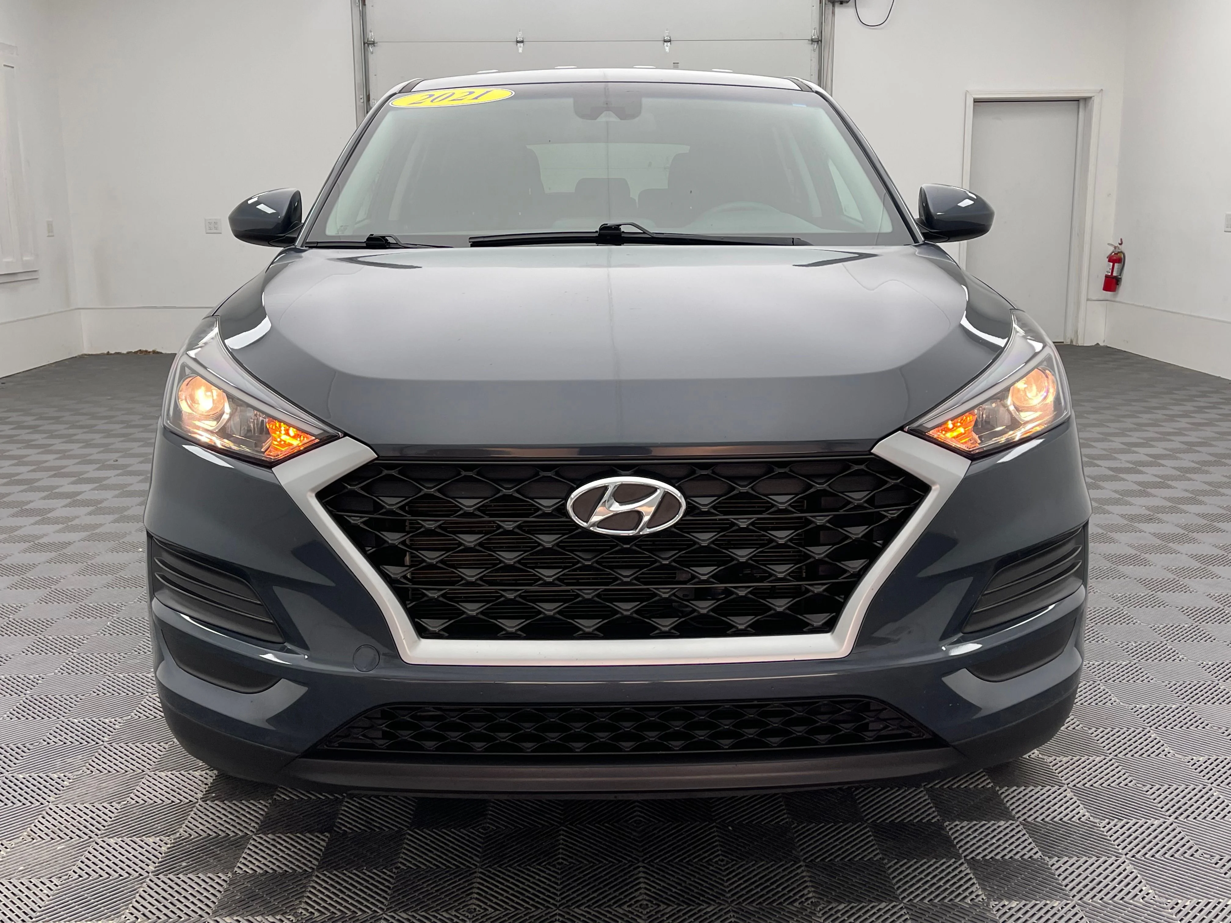 Used 2021 Dusk Blue Hyundai SE image 11