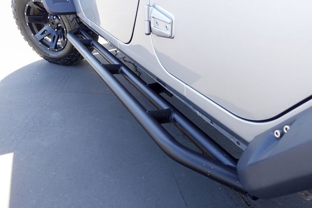 Used 2017 Silver Jeep Unlimited Sport image 11