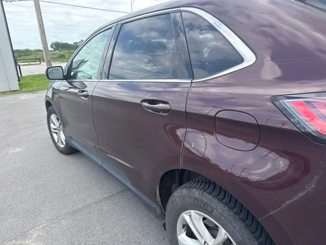 Used 2018 Red Ford SEL image 10
