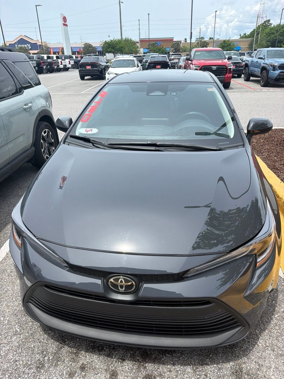 2025 Toyota Corolla LE CVT's photo