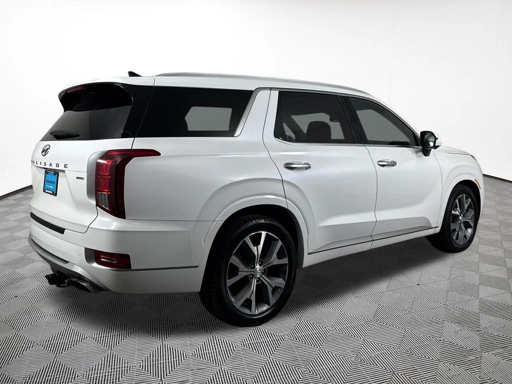 Used 2021 White Hyundai Limited image 9
