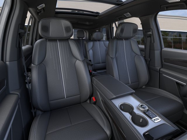 2027 Cadillac VISTIQ Luxury - Photo 16