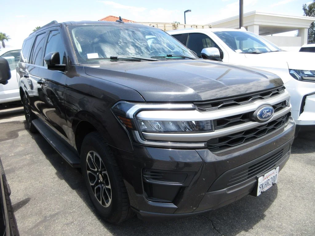 Used 2024 Dark Matter Gray Metallic Ford XLT image 4