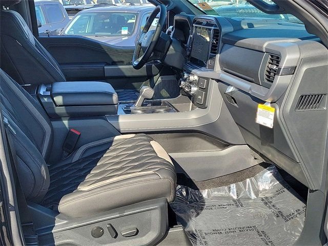New 2025 Agate Black Metallic Ford XLT image 18