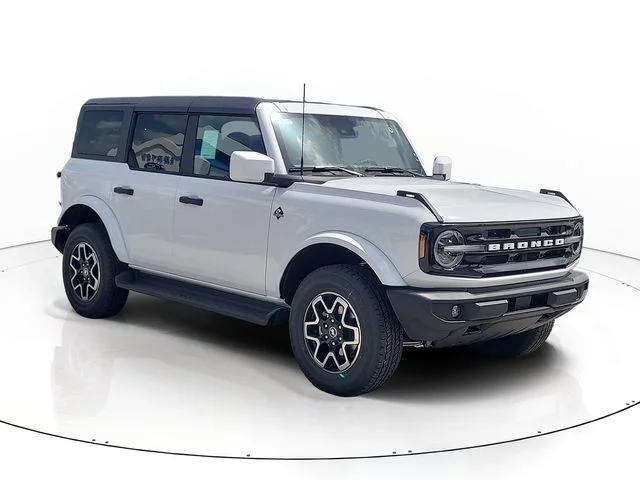 New 2026 Oxford White Ford Outer Banks image 3