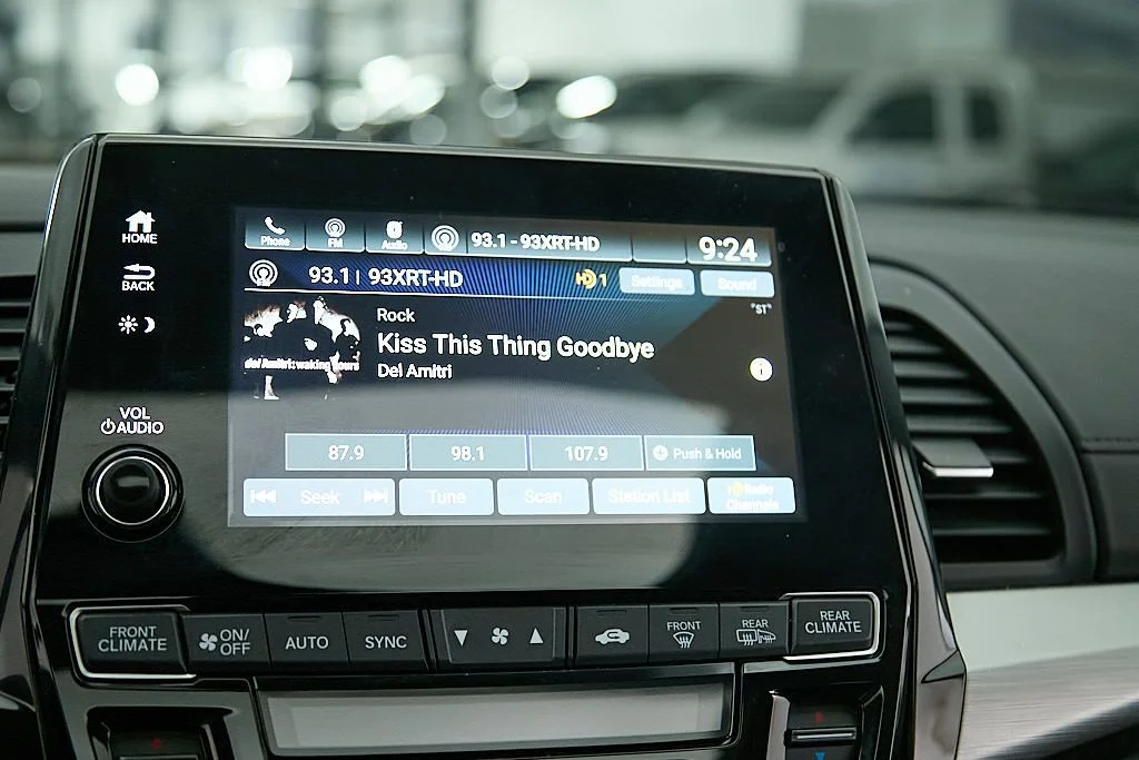 Used 2018 Gray Honda EX-L image 29
