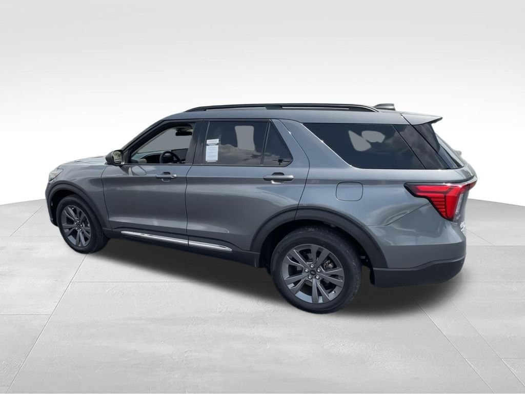 Used 2025 Gray Ford Active image 7