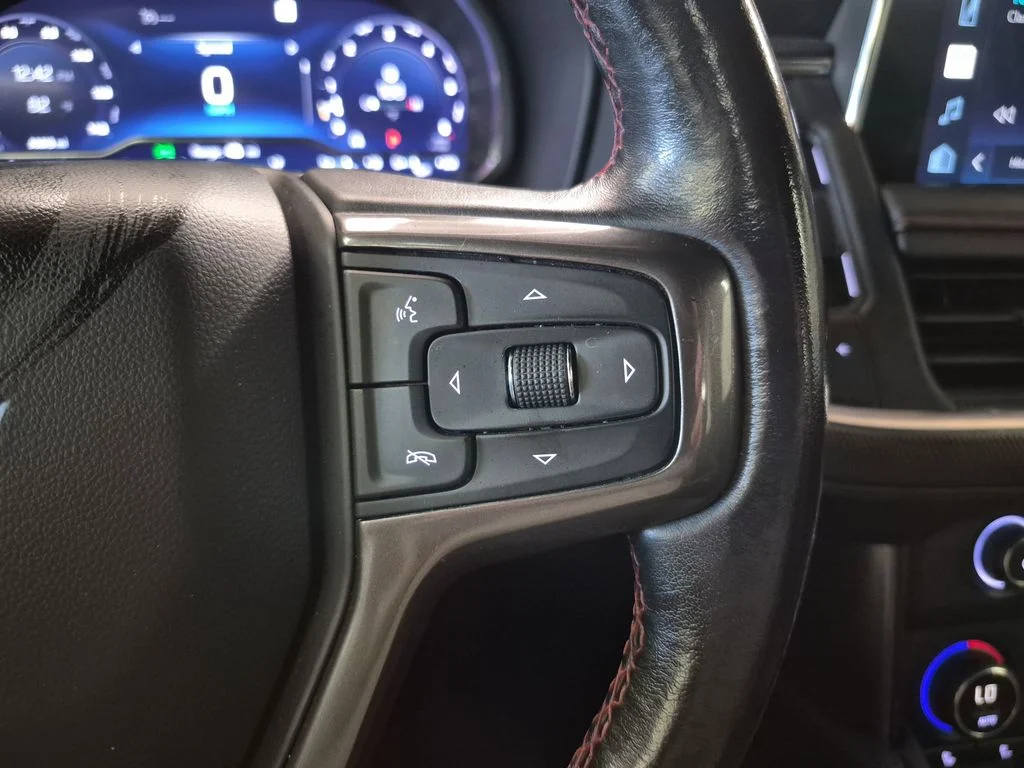 Used 2022 Iridescent Pearl Tricoat Chevrolet RST image 27
