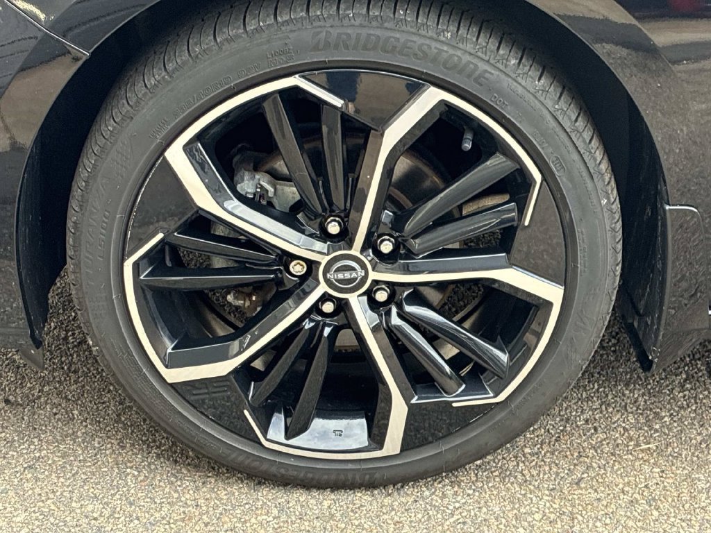Used 2024 Black Nissan 2.5 SR image 19