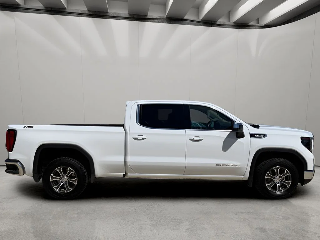 Used 2024 Summit White GMC SLE image 7