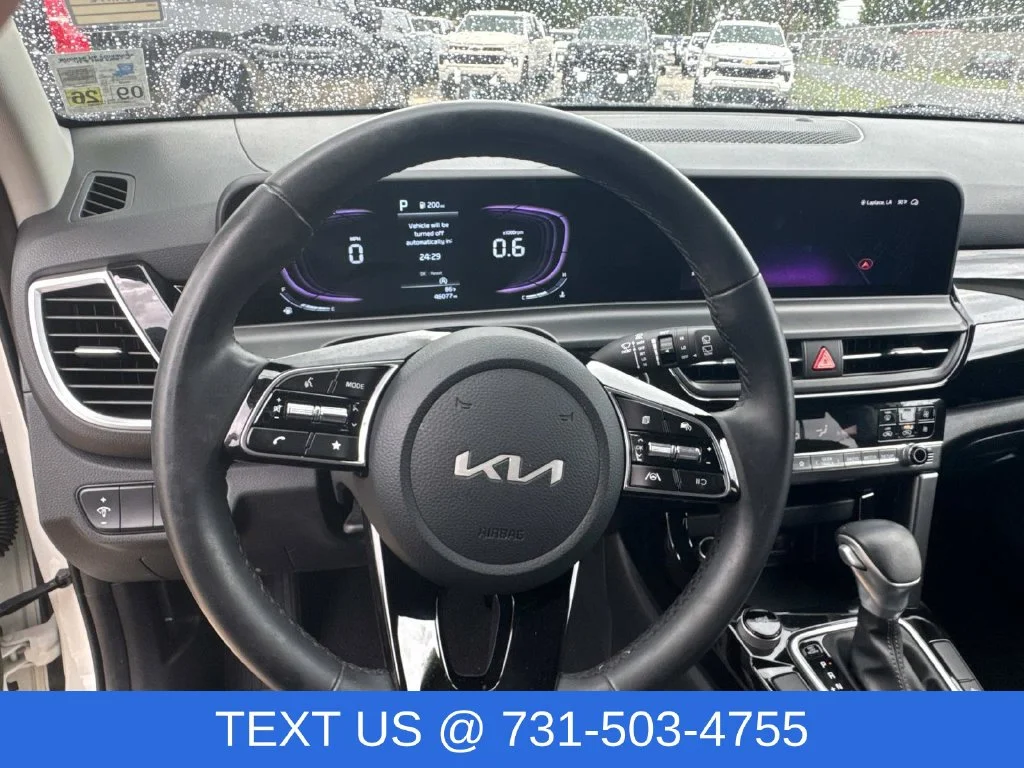Used 2025 White Kia S image 33
