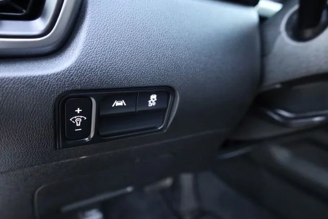 Used 2023 White Kia LX image 20