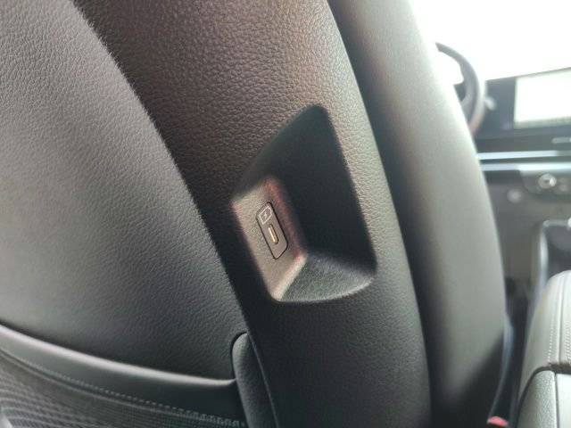Used 2025 Red Kia LXS image 31