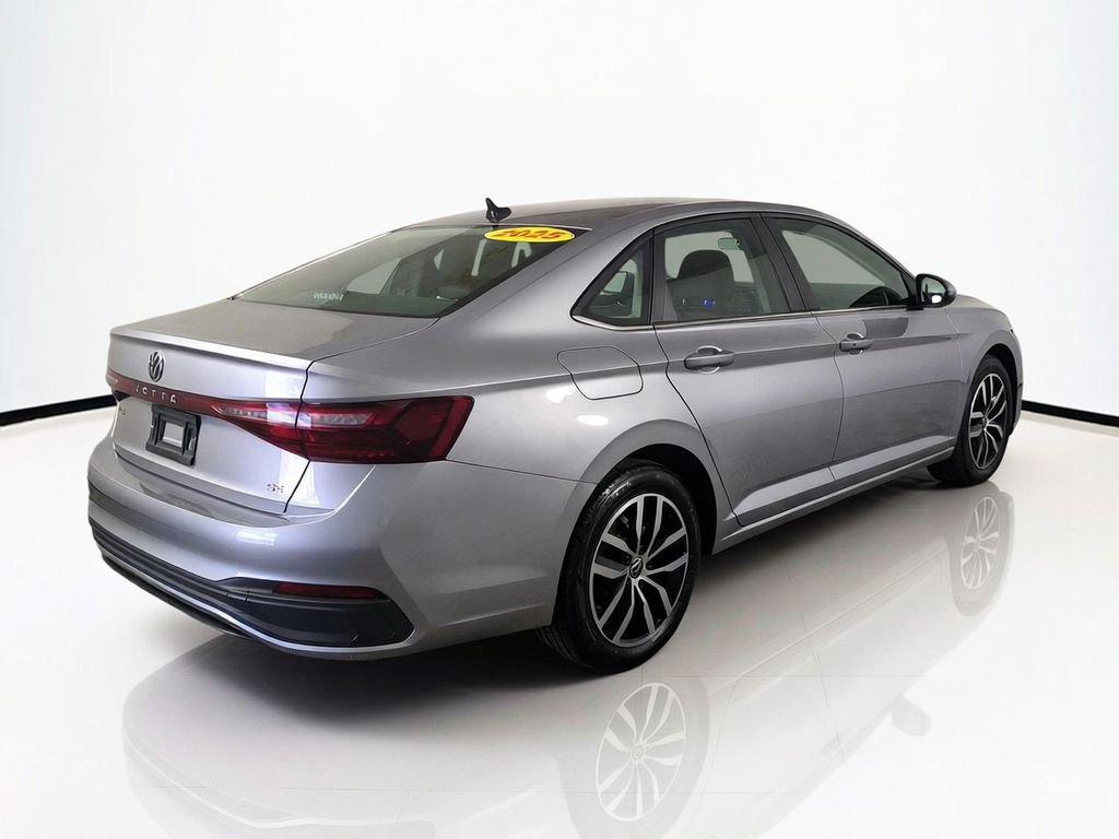2025 Volkswagen Jetta SE - Photo 6
