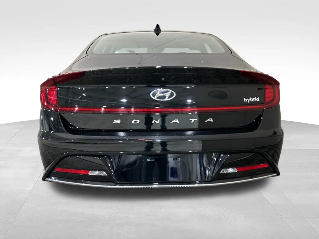 Used 2023 Black Hyundai SEL image 4