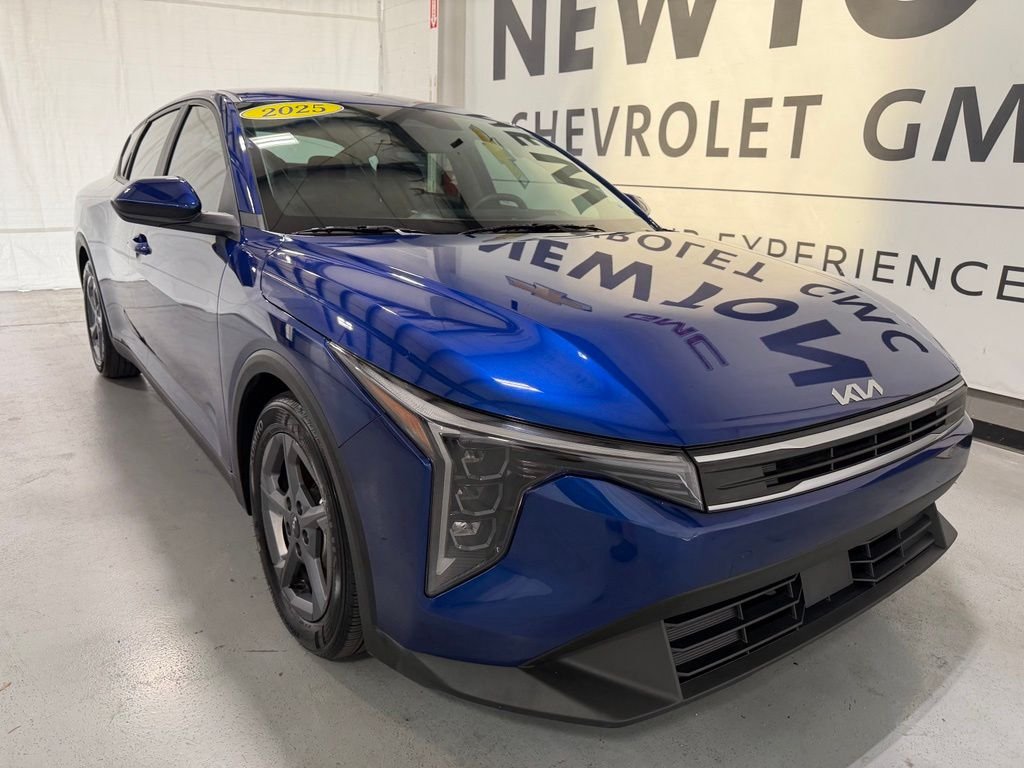Used 2025 Blue Kia LXS image 39