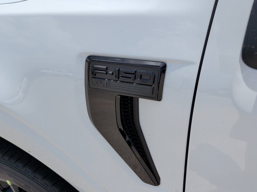 New 2026 Oxford White Ford XLT image 45