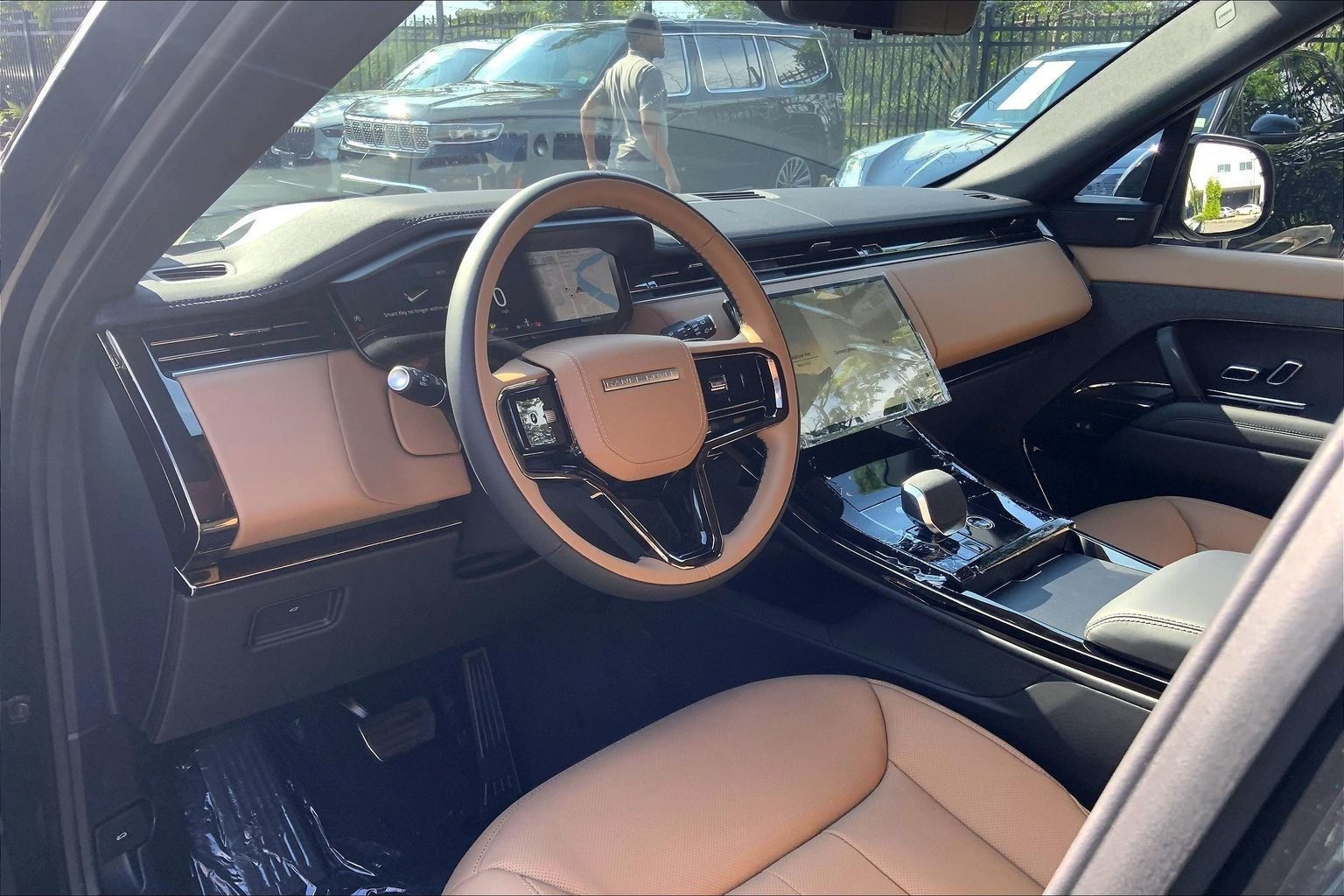 New 2026 Santorini Black Land Rover Dynamic SE image 8