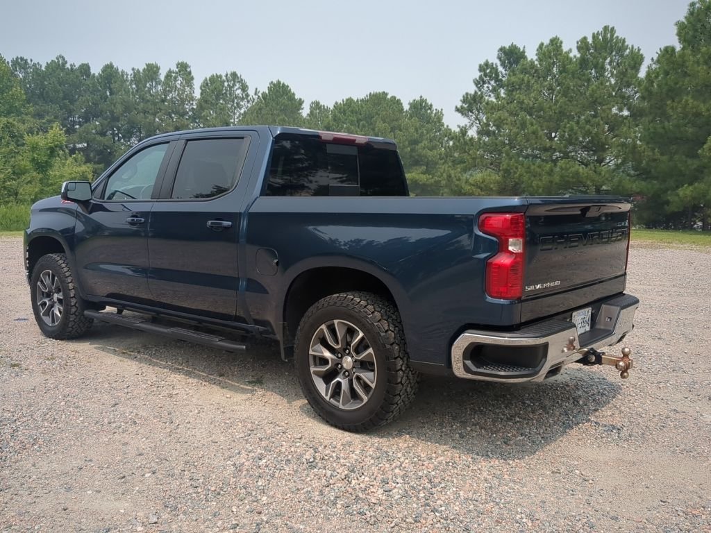 Used 2022 Blue Chevrolet LT image 7