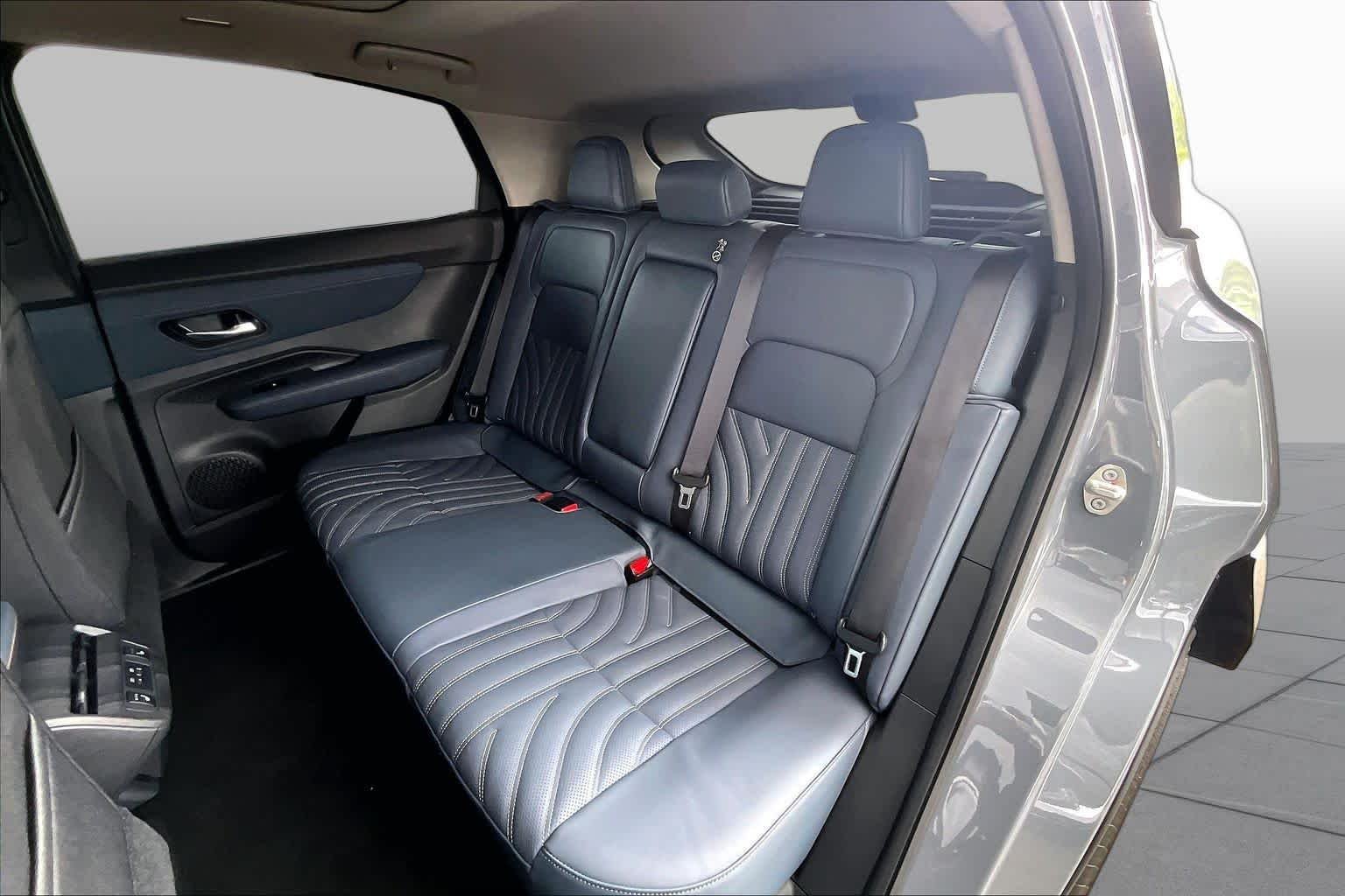 Used 2024 Boulder Gray Pearl Nissan PLATINUM+ image 19