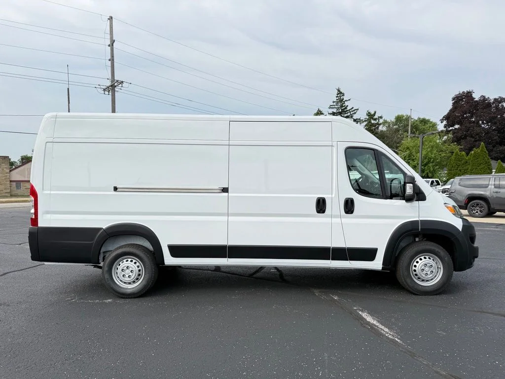 New 2026 Bright White Clear-Coat Exterior Paint RAM High Roof image 8
