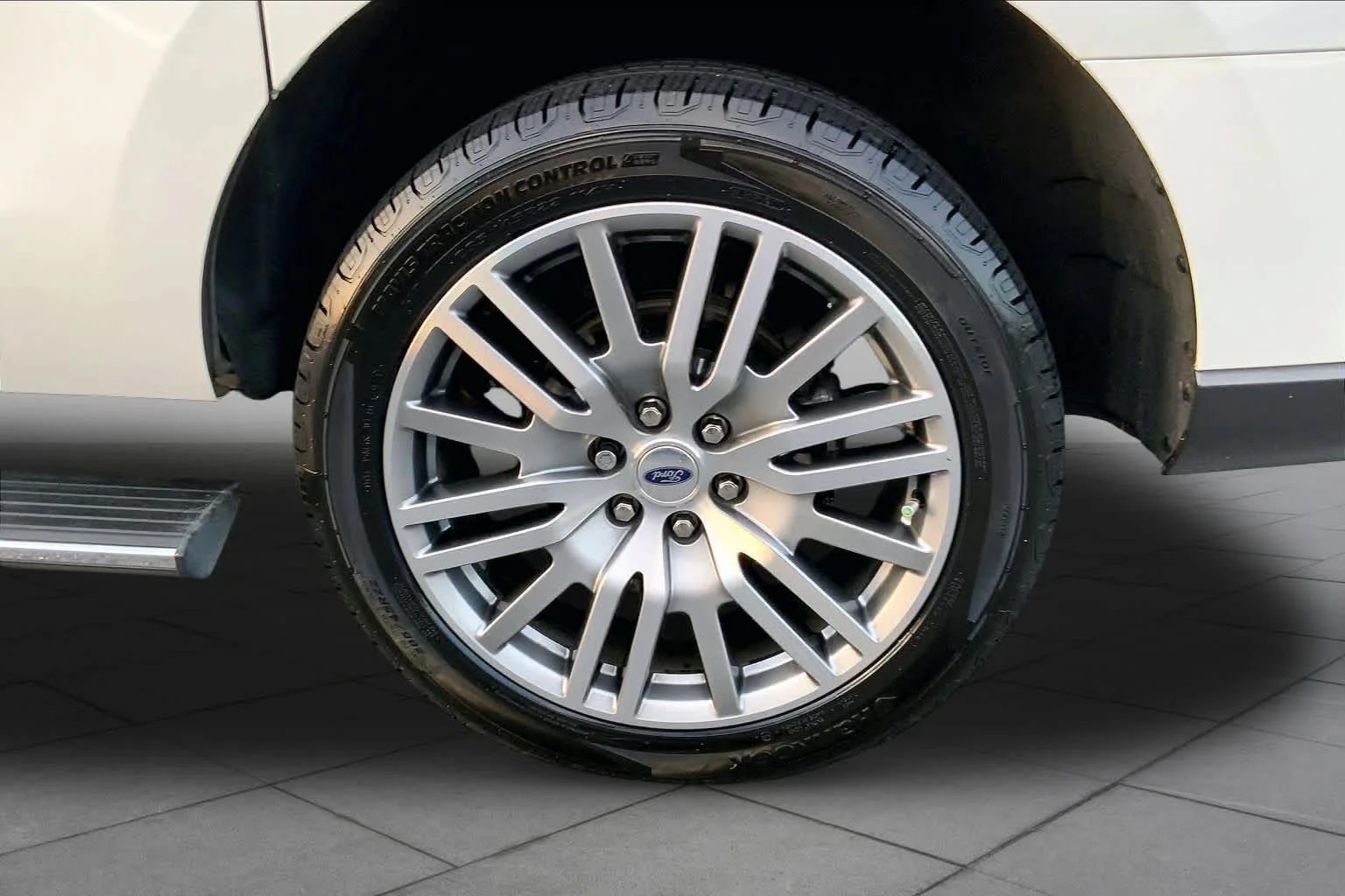 Used 2023 Star White Metallic Tri-Coat Ford Limited image 11