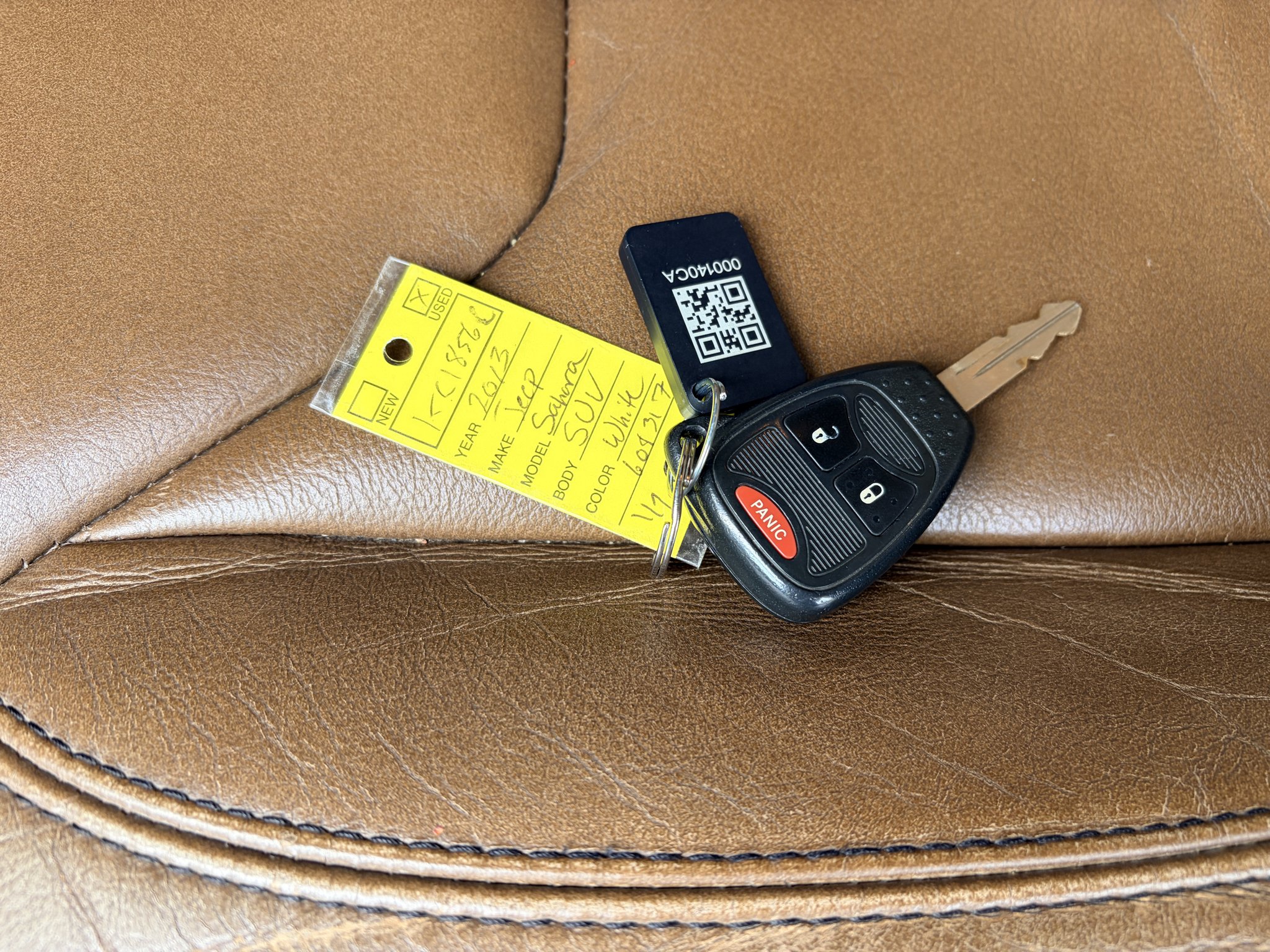 Used 2013 Bright White Clearcoat Jeep Sahara image 24